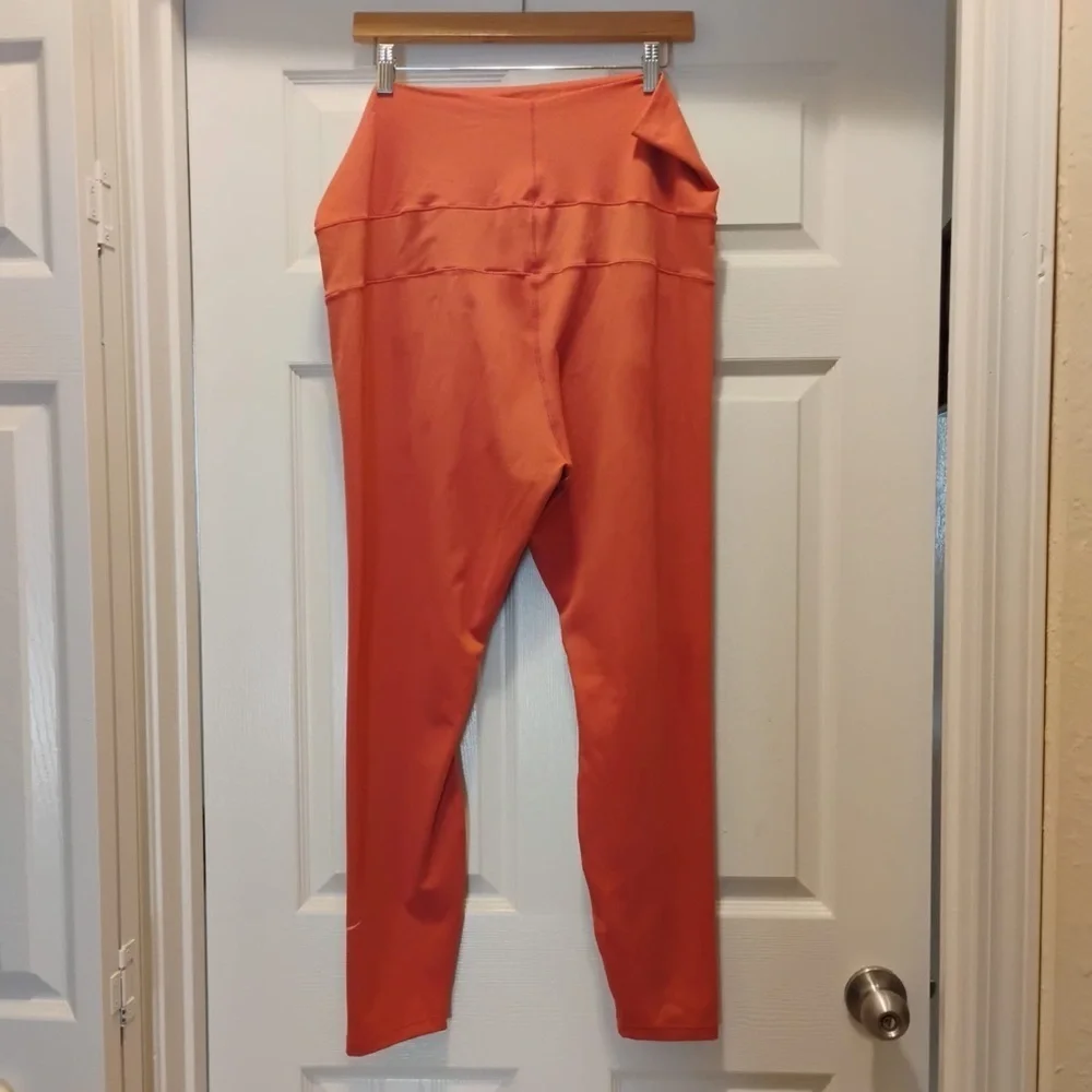 NWOT Nike Dri-FIT High-Waisted Leggings Salmon Pink Moisture Wicking Size XXL